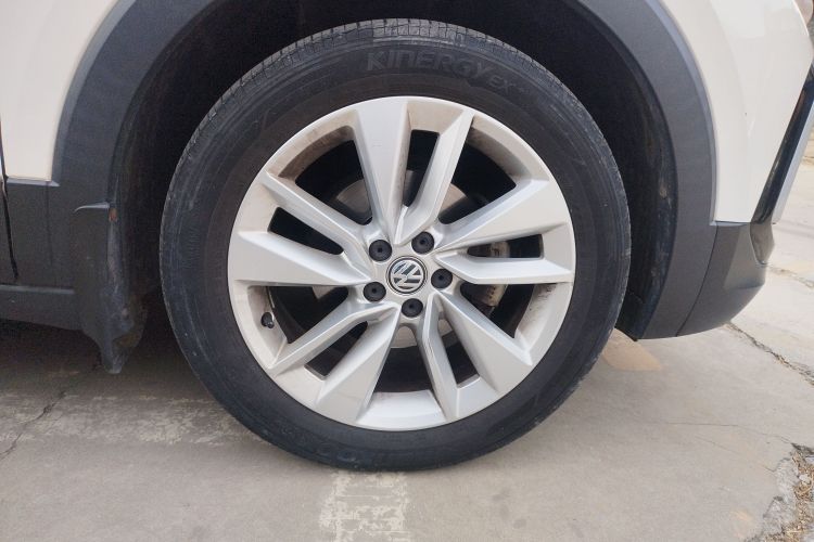 Volkswagen T-Cross 2020 car image #3