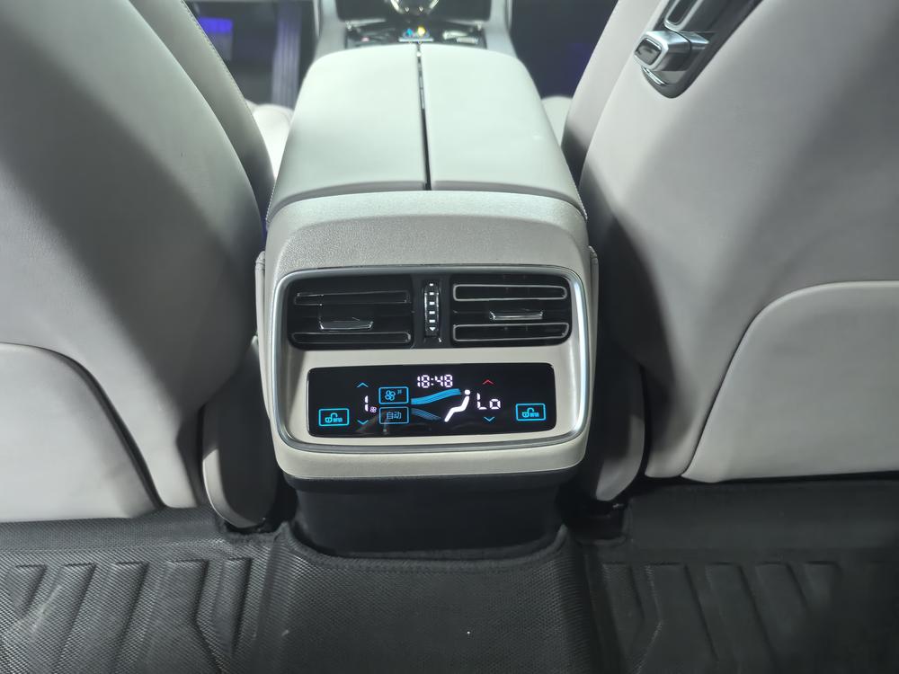 BYD Han 2024 car image #8