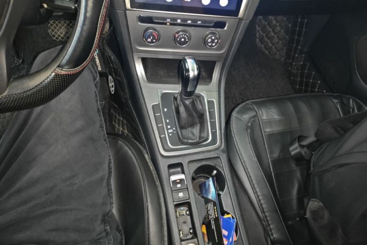 Volkswagen Golf 2014 car image #14
