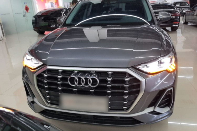 Audi Q3 2021 immagine di auto #3