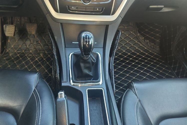 GEELY Emgrand 2016 car image #14