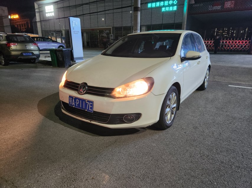 Volkswagen Golf 2012 Volkswagen Golf 2012 car image