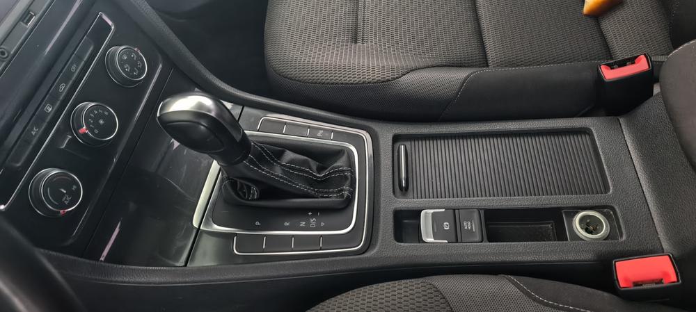 Volkswagen Golf 2017 car image #11
