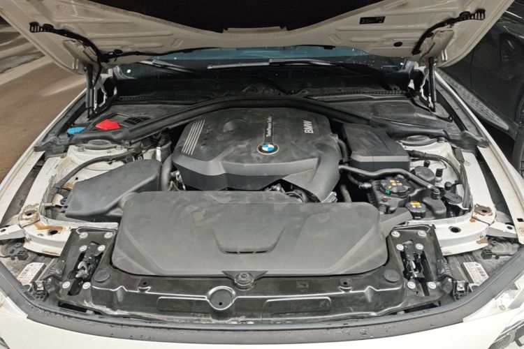 BMW 3 Series 2018 #20 BMW 3 Series 2018 car image #20