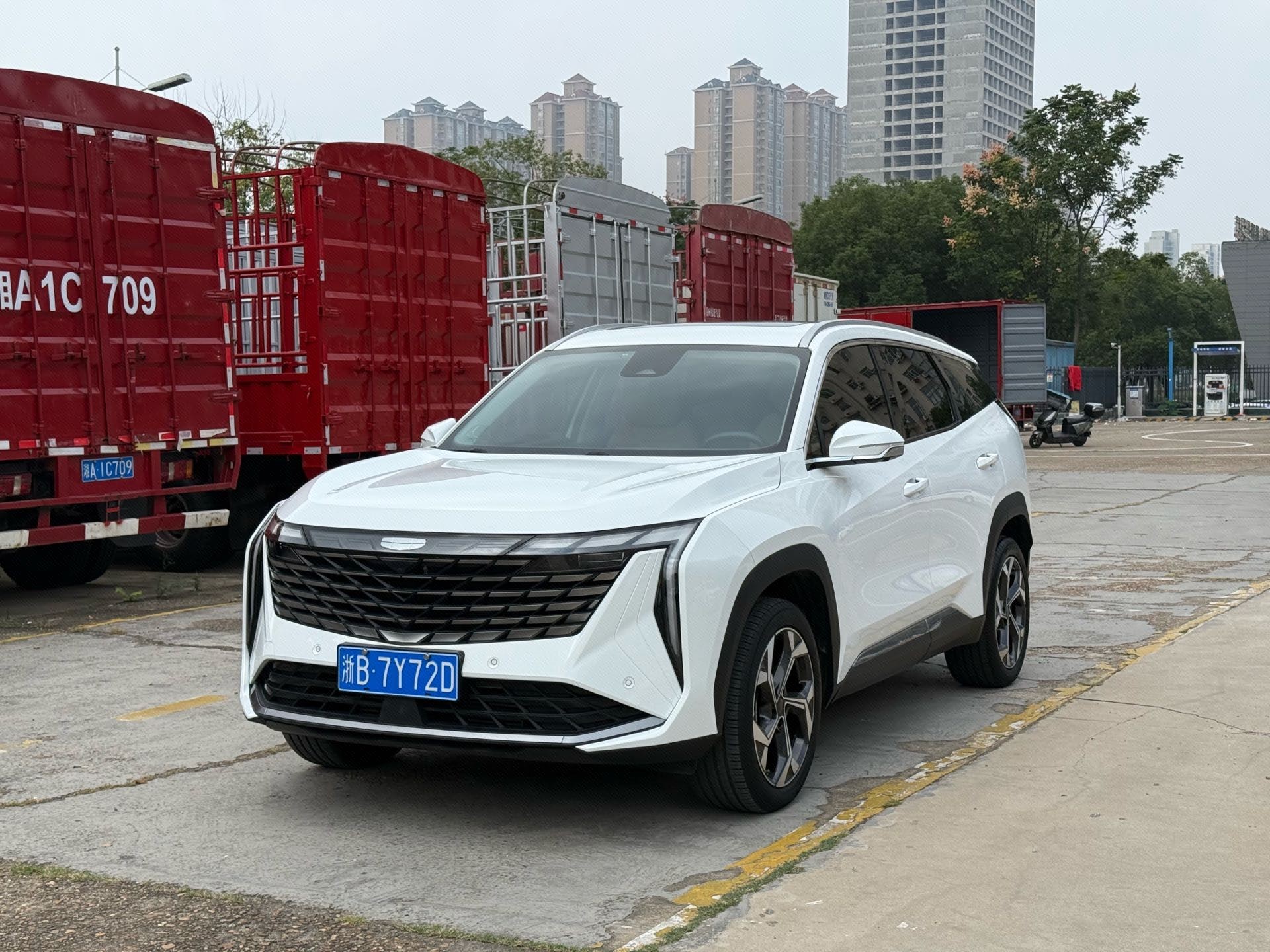 GEELY Boyue L 2023 car image 