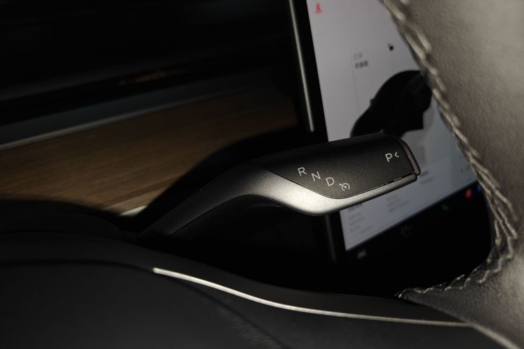 Tesla Model 3 2022 car image #18