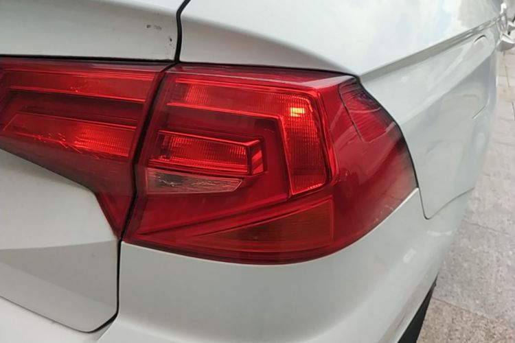 Volkswagen Bora 2017 car image #8