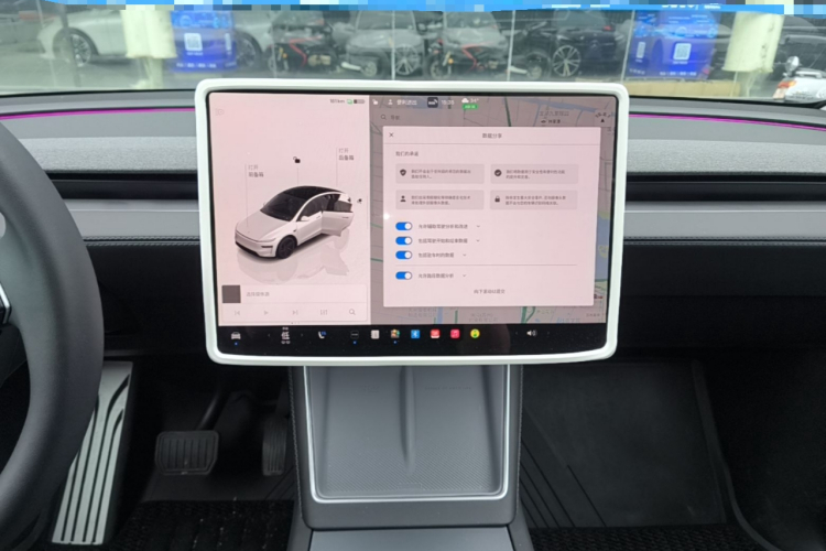 Tesla Model Y 2025 #13 Tesla Model Y 2025 car image #13
