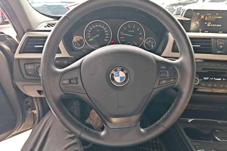 BMW 3 Series 2016 car image #11
