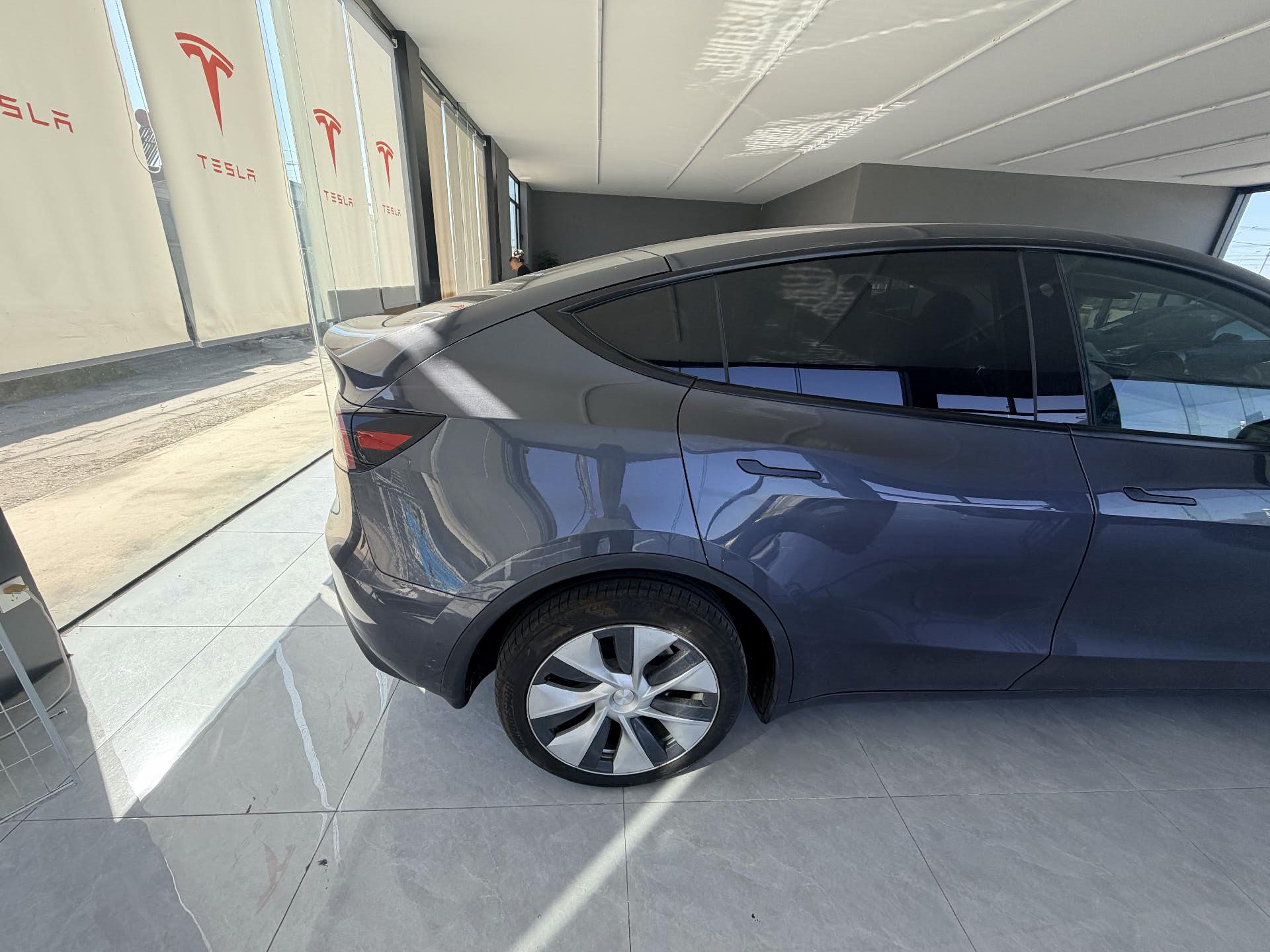 Tesla Model Y 2021 #7 Tesla Model Y 2021 صورة سيارة #7