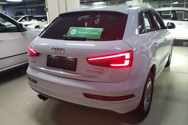 Audi Q3 2017 car image #5