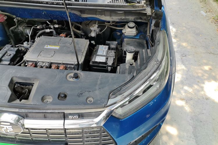 BYD Yuan New Energy 2019 immagine di auto #25