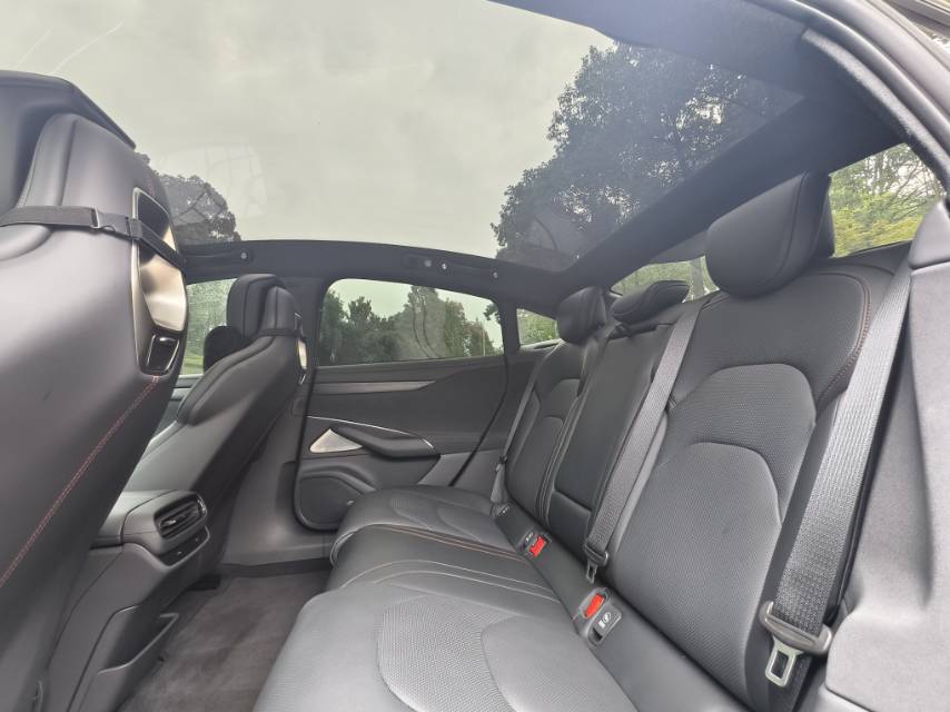 MI SU7 2024 car image #6