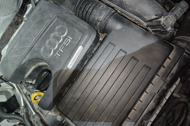 Audi Q3 2014 car image #27