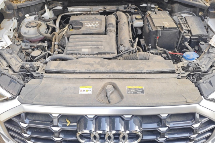 Audi Q3 2023 car image #18