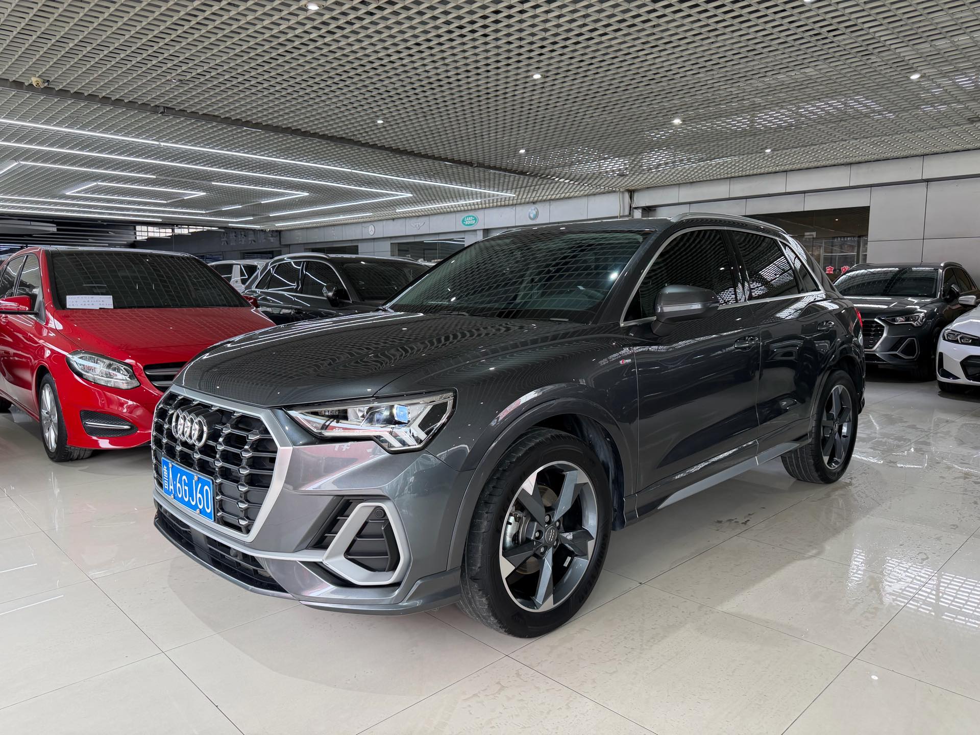 Audi Q3 2020 car image 