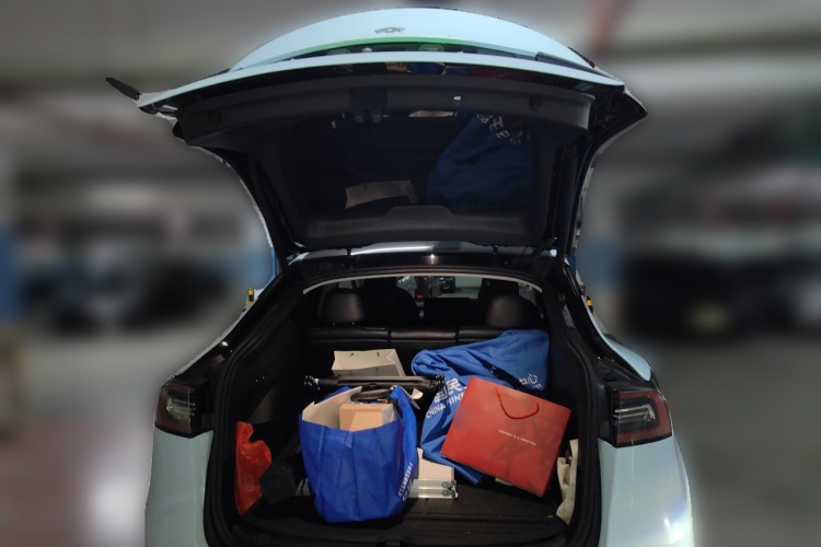 Tesla Model Y 2022 #17 Tesla Model Y 2022 car image #17