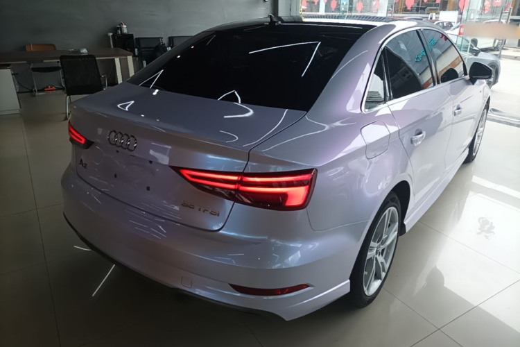 Audi A3 2019 car image #7