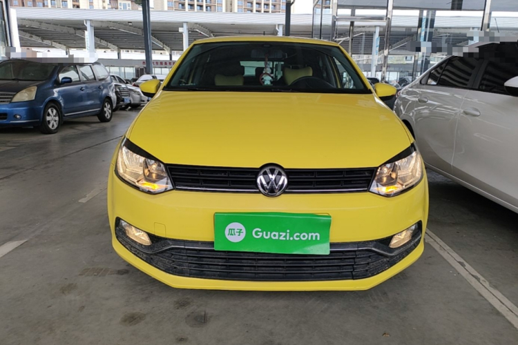 Volkswagen Polo 2015 car image #3