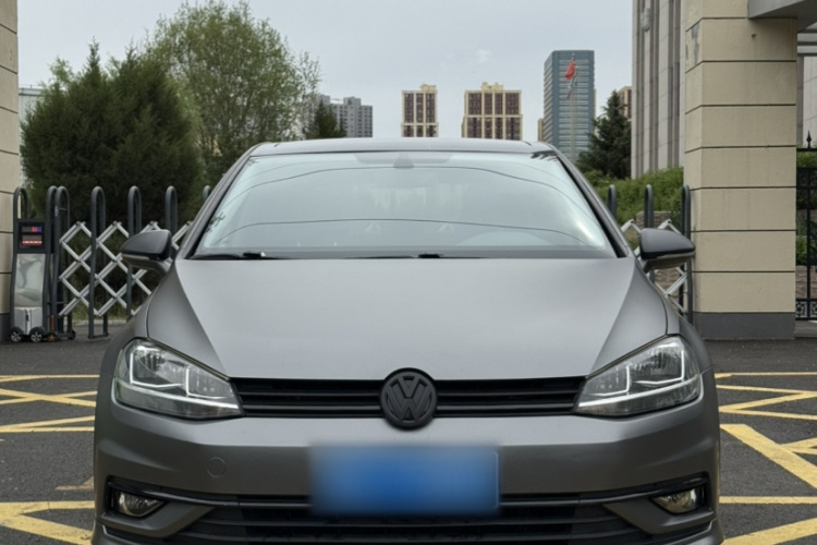Volkswagen Golf 2018 car image #7