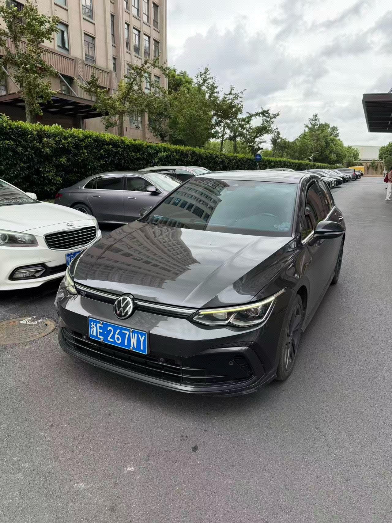 Volkswagen Golf 2021 صورة سيارة 