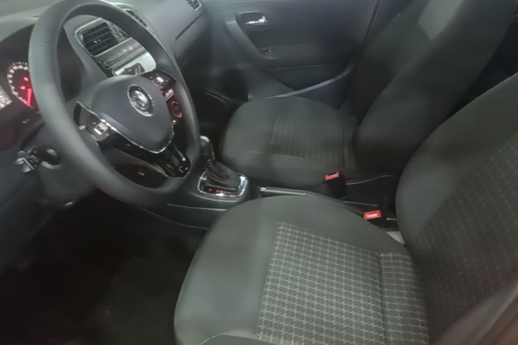 Volkswagen Polo 2016 #19 Volkswagen Polo 2016 car image #19