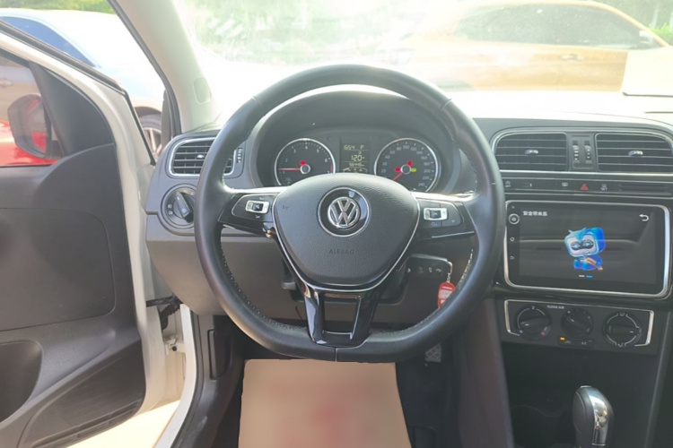 Volkswagen Polo 2019 car image #11