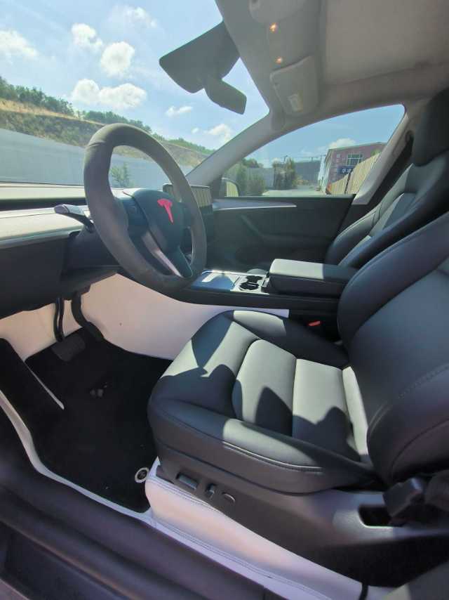 Tesla Model Y 2024 car image #4