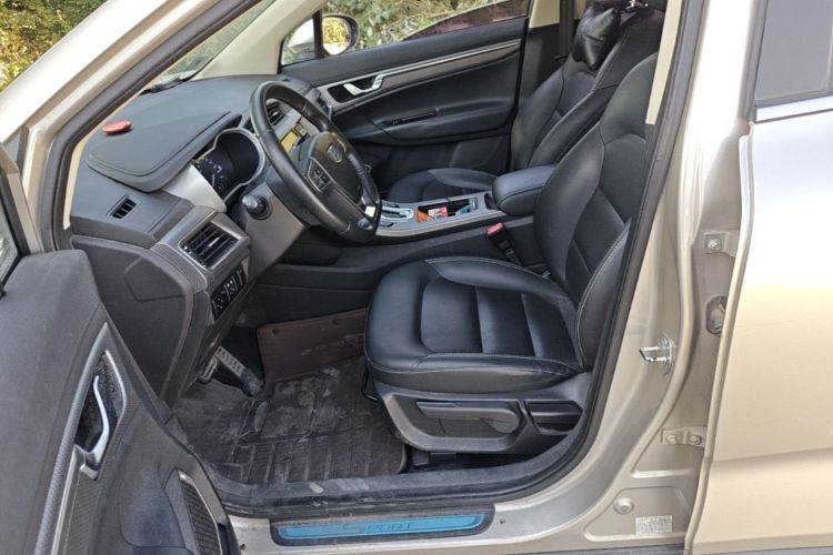 GEELY Emgrand GS 2018 car image #15