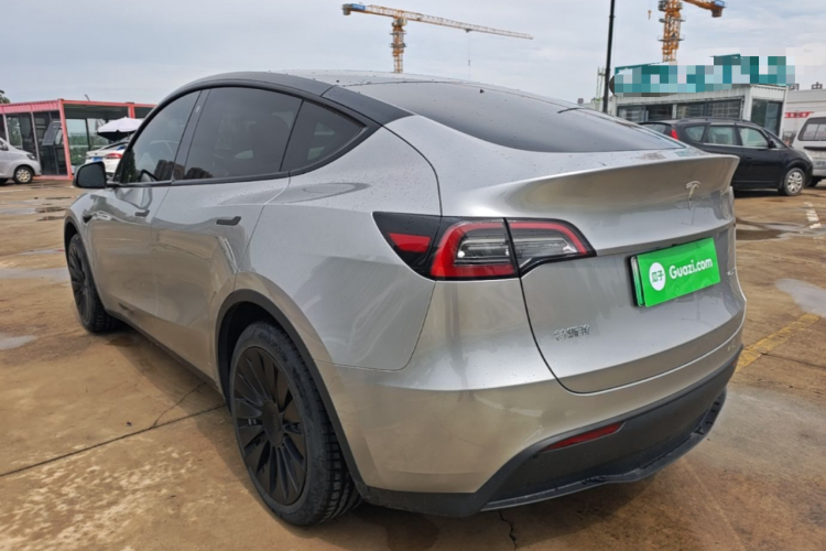 Tesla Model Y 2023 #5 Tesla Model Y 2023 immagine di auto #5