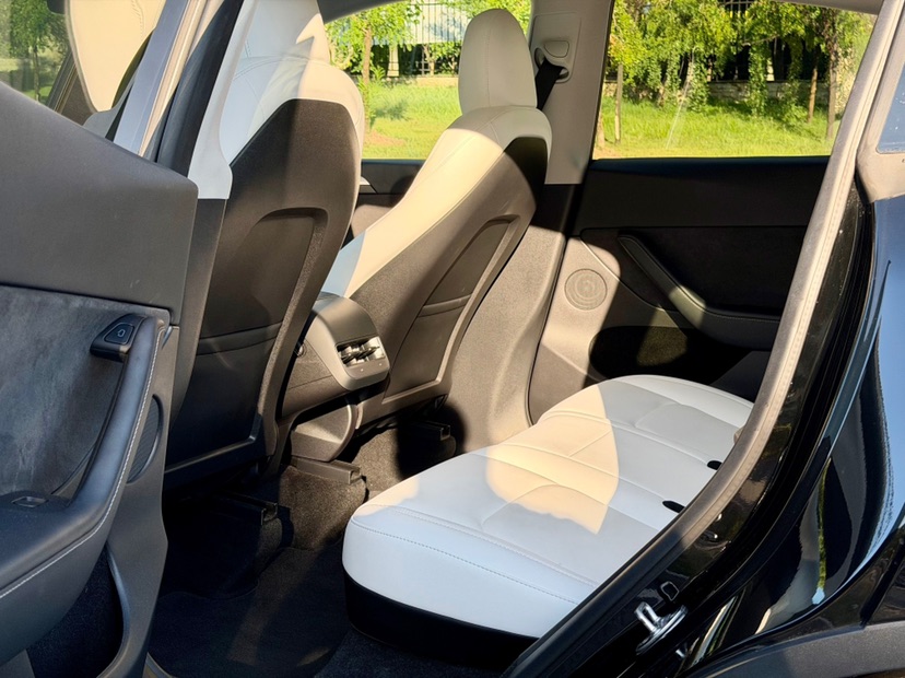 Tesla Model Y 2023 #5 Tesla Model Y 2023 immagine di auto #5