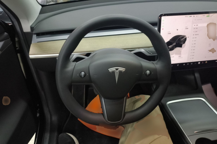 Tesla Model Y 2023 #11 Tesla Model Y 2023 car image #11