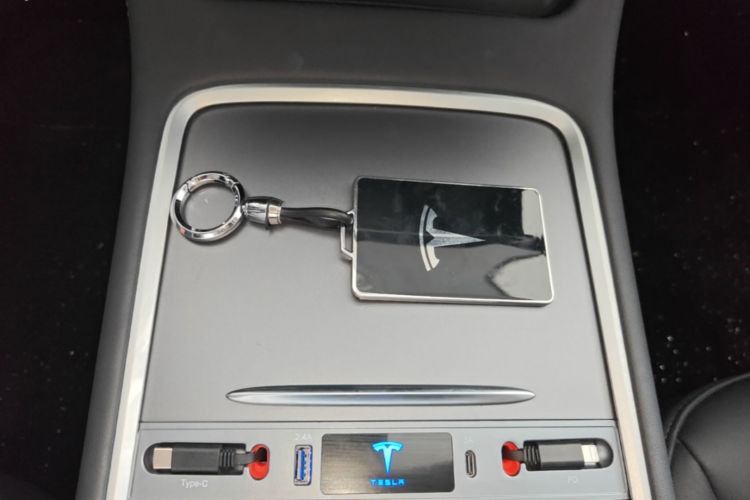 Tesla Model Y 2023 #9 Tesla Model Y 2023 immagine di auto #9