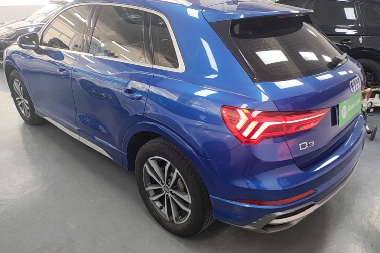 Audi Q3 2021 car image #7