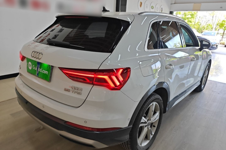 Audi Q3 2021 car image #7