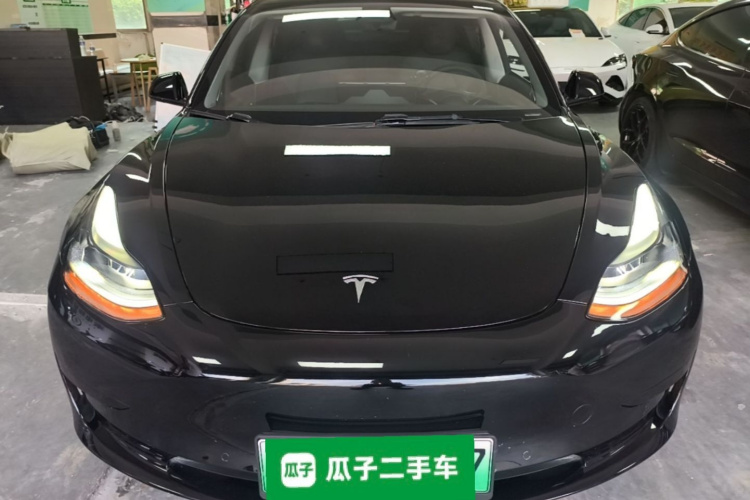 Tesla Model 3 2022 car image #3