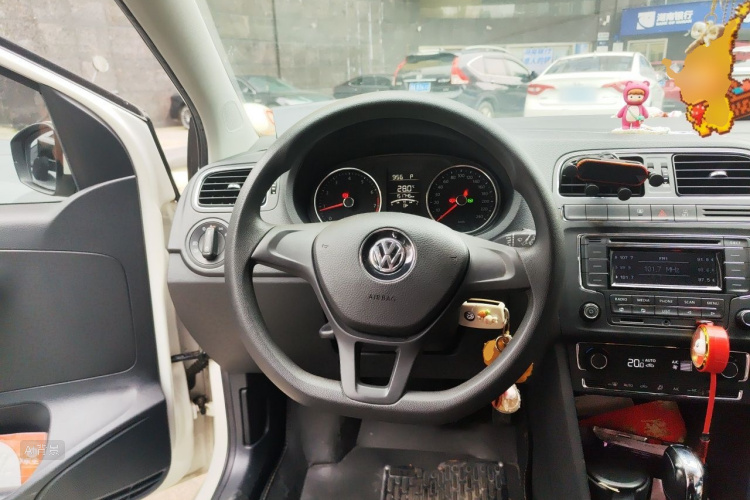 Volkswagen Polo 2015 #12 Volkswagen Polo 2015 car image #12