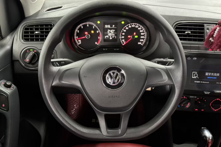 Volkswagen Polo 2019 car image #11