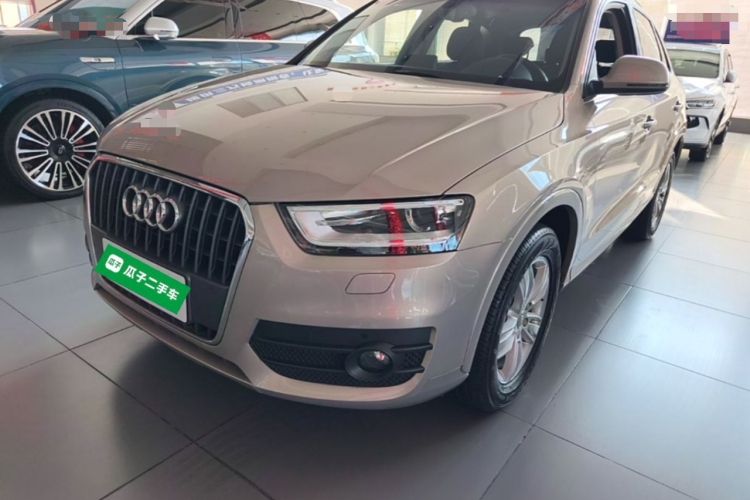 Audi Q3 2015 car image #2