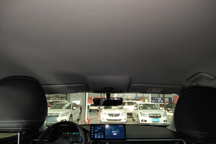 GEELY Emgrand 2025 car image #18