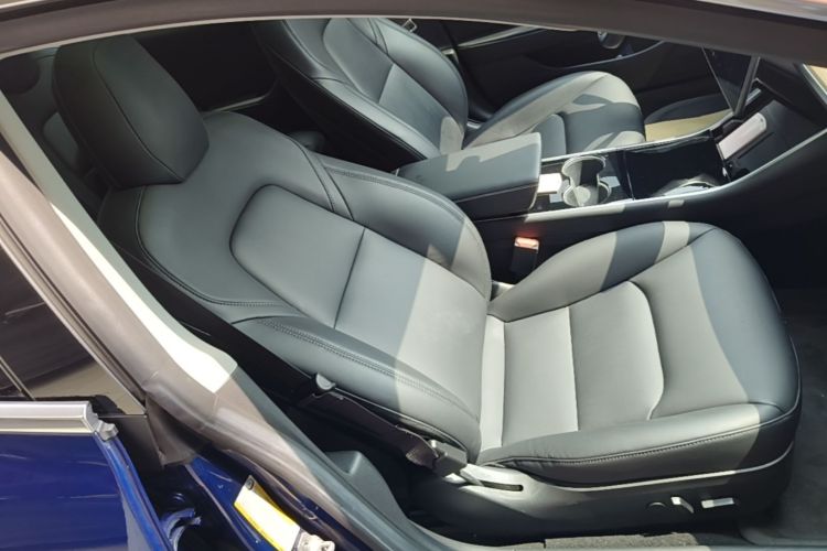 Tesla Model 3 2020 car image #24