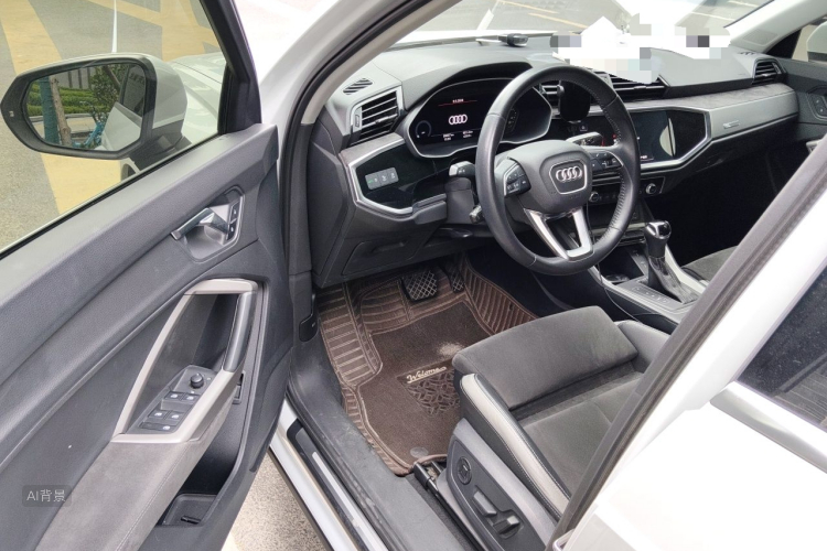 Audi Q3 2022 car image #18