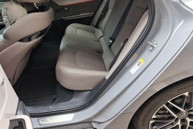 BYD Han 2025 car image #19