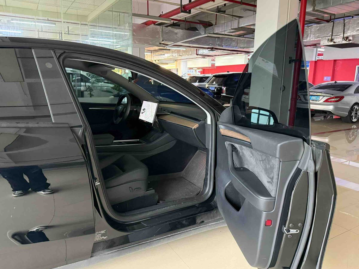 Tesla Model Y 2021 #2 Tesla Model Y 2021 car image #2