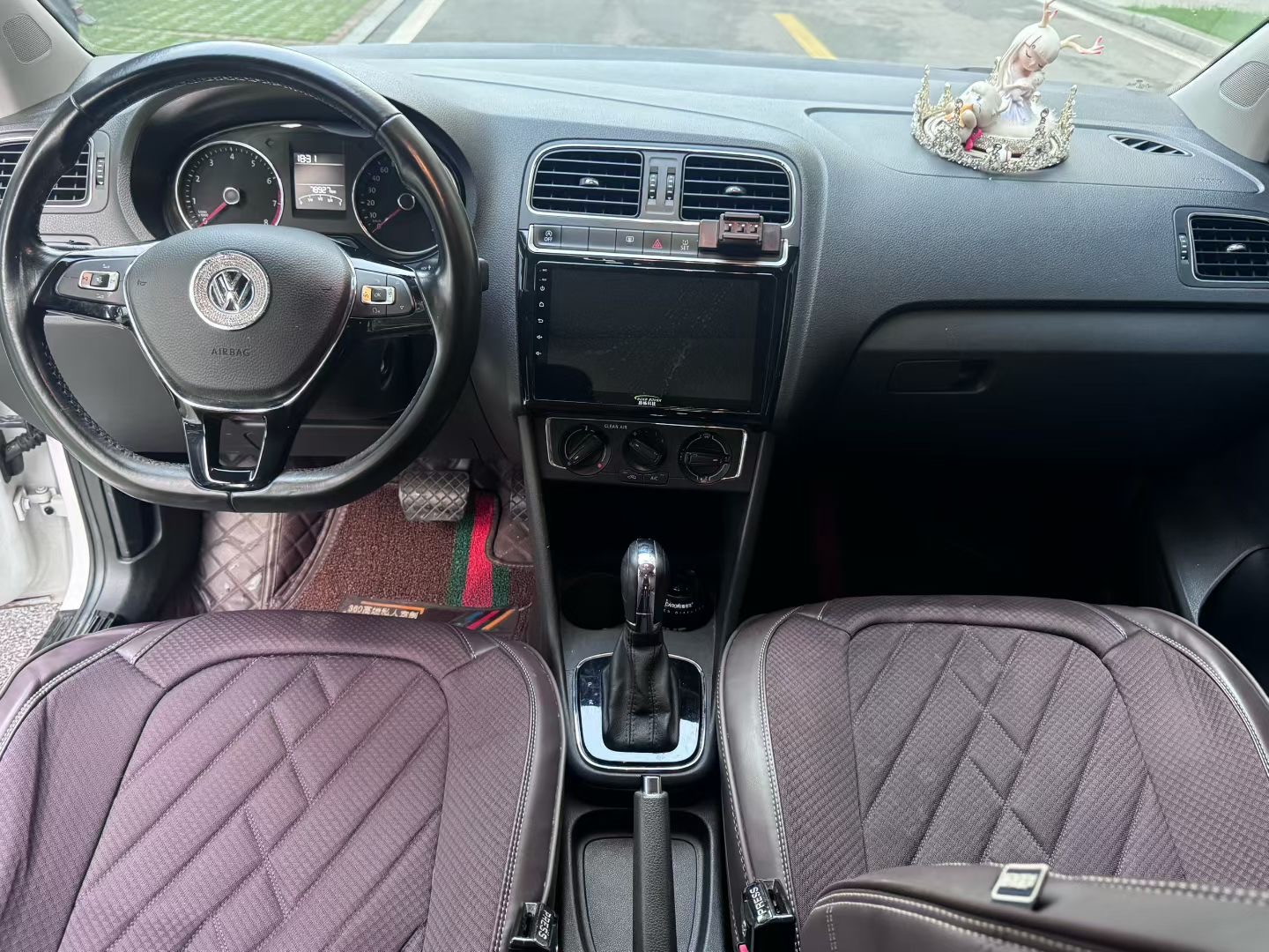 Volkswagen Polo 2019 car image #5