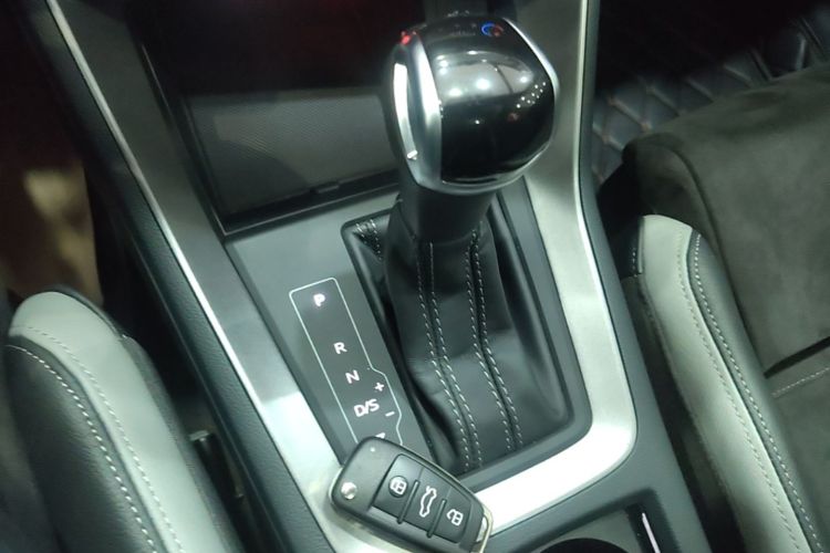 Audi Q3 2022 car image #14