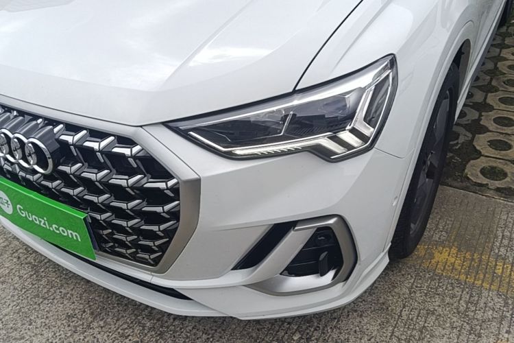 Audi Q3 2024 car image #22