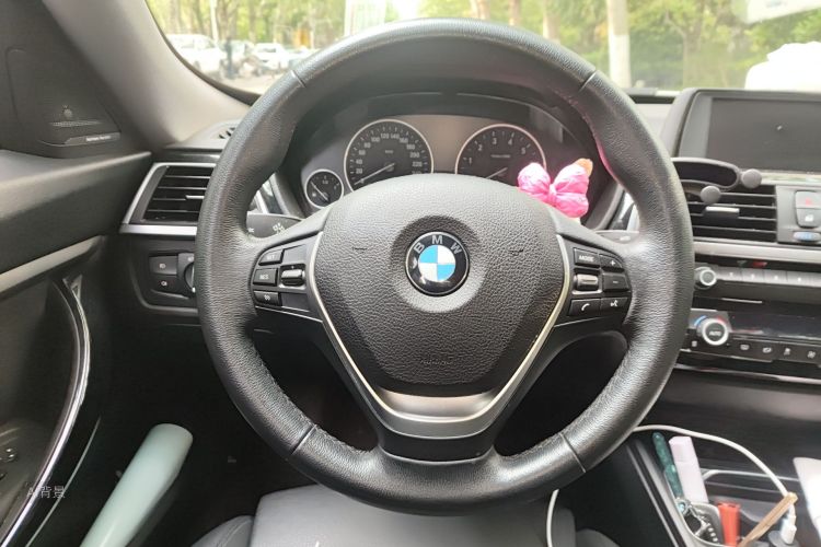 BMW 3 Series GT 2017 imagem de carro #12