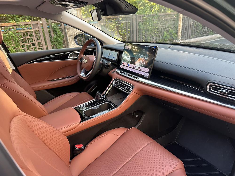 GEELY Emgrand 2025 #20 GEELY Emgrand 2025 car image #20