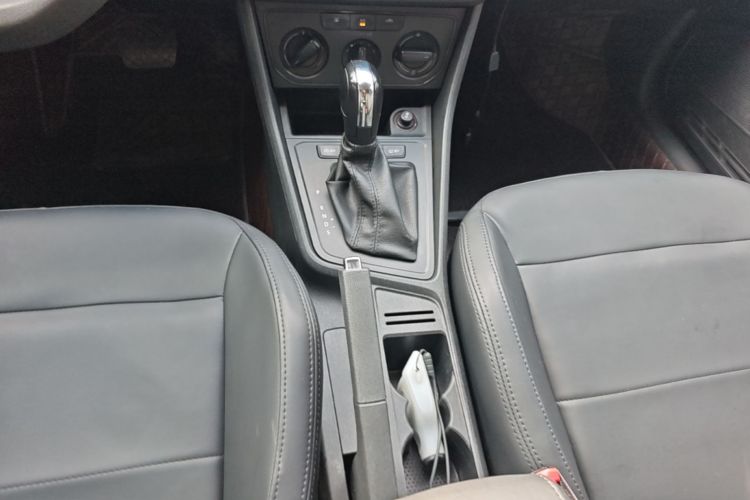 Volkswagen Lavida 2019 #14 Volkswagen Lavida 2019 car image #14